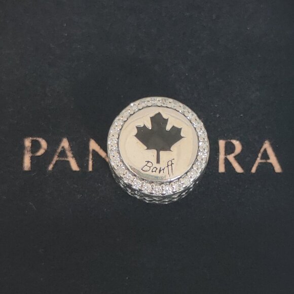 Pandora Banff Maple Leaf Button Charm Bead Charm Eh! Pendant S925 Silver - Picture 1 of 11